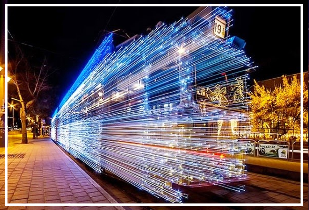 Đèn led trang trí xe điện ở Budapest Budapest